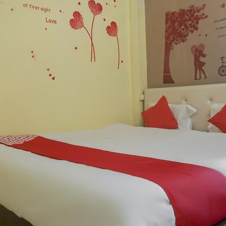 Hotel O R K Hotel Pimpri-Chinchwad Buitenkant foto