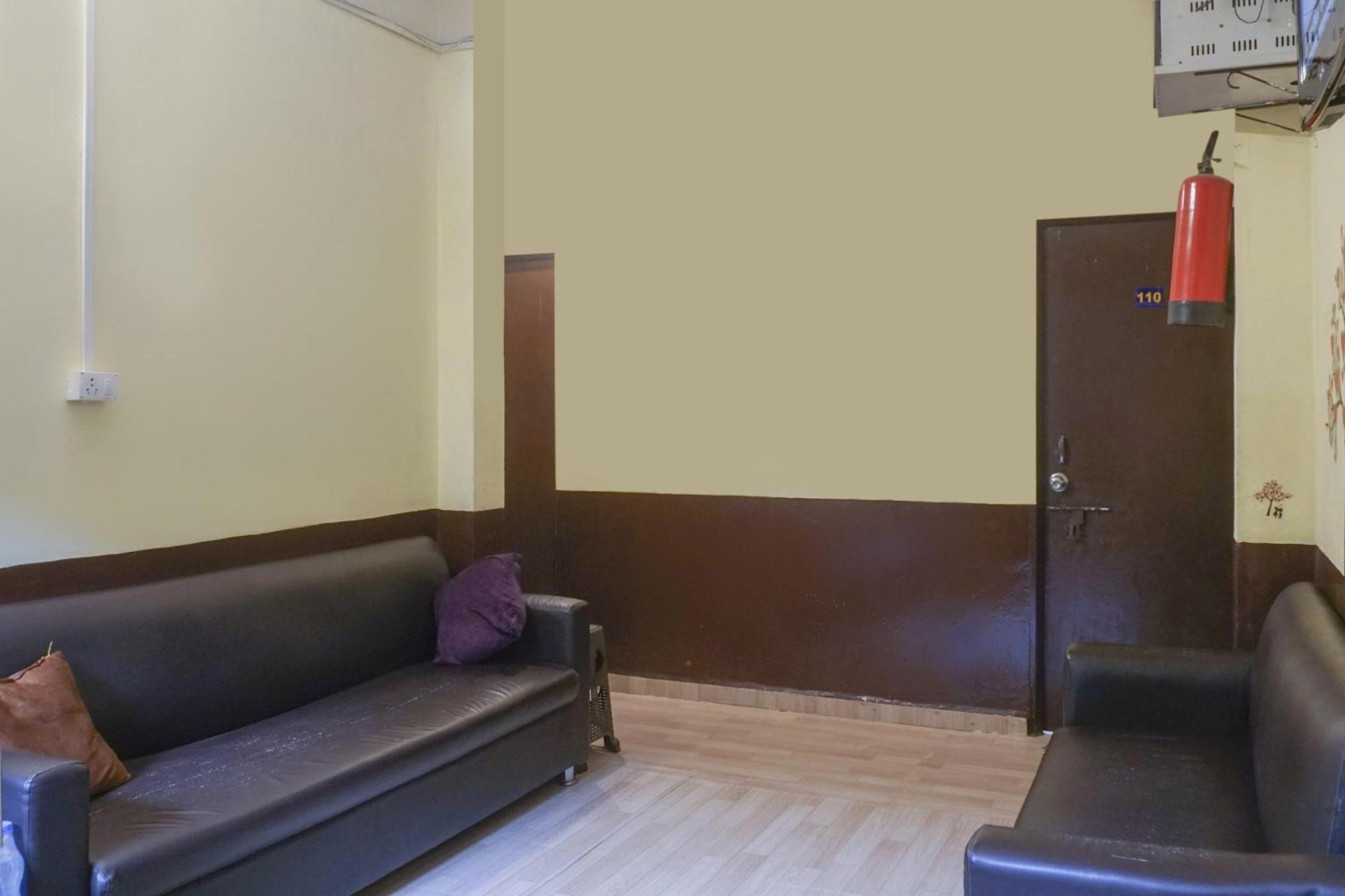 Hotel O R K Hotel Pimpri-Chinchwad Buitenkant foto