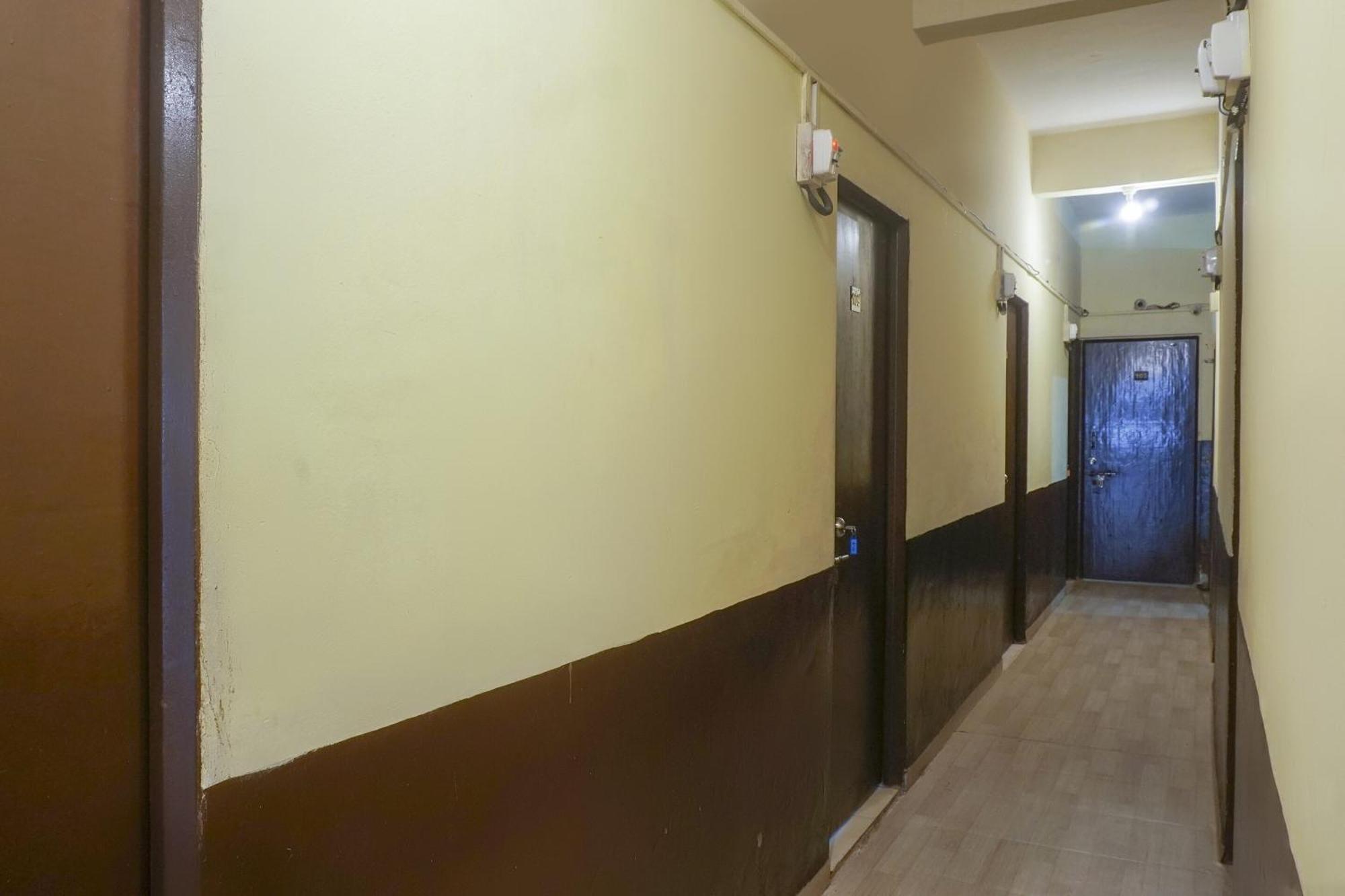 Hotel O R K Hotel Pimpri-Chinchwad Buitenkant foto