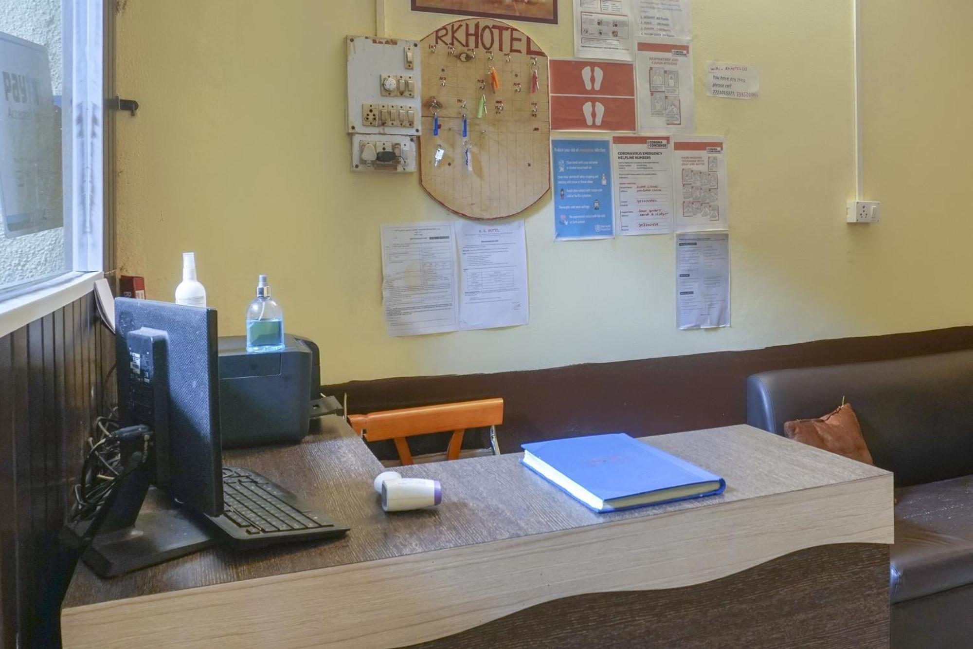 Hotel O R K Hotel Pimpri-Chinchwad Buitenkant foto